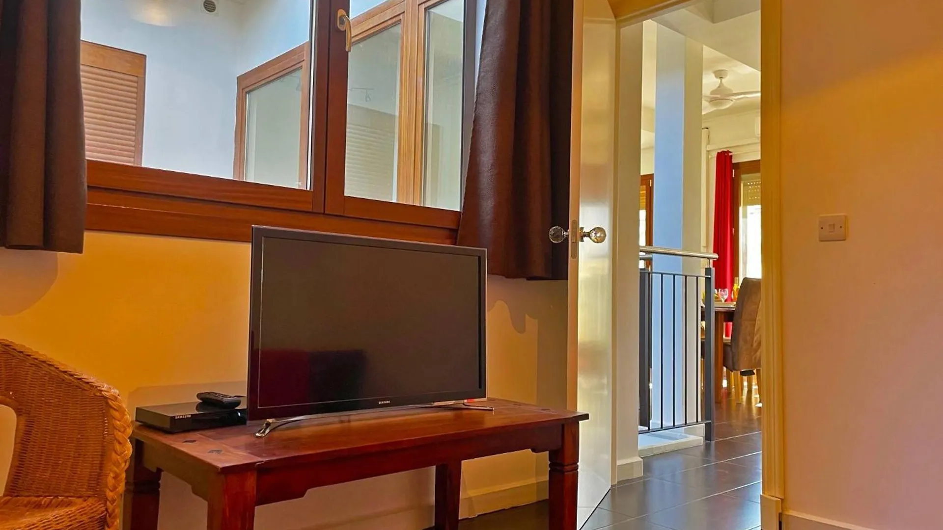 Casa Las Vinas - Ole Solutions جيريز 0*,  إسبانيا